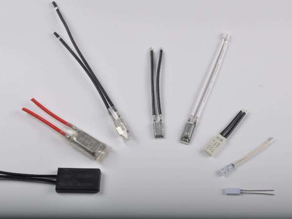 帶有熱保護器的充水式潛水泵