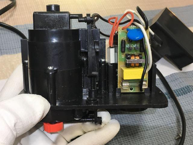 電動(dòng)削筆刀溫控開關(guān)安裝