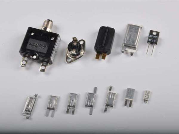 空調(diào)壓縮機(jī)熱保護(hù)器的工作原理及特性